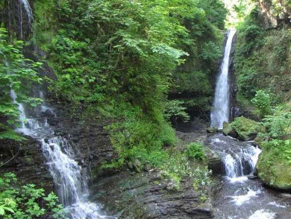 آبشار زمرد گیلان
